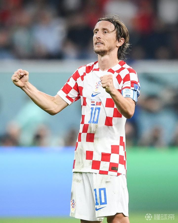 [德甲]勒沃库森2-2平送拜仁提前夺冠 凯恩迎生涯首冠